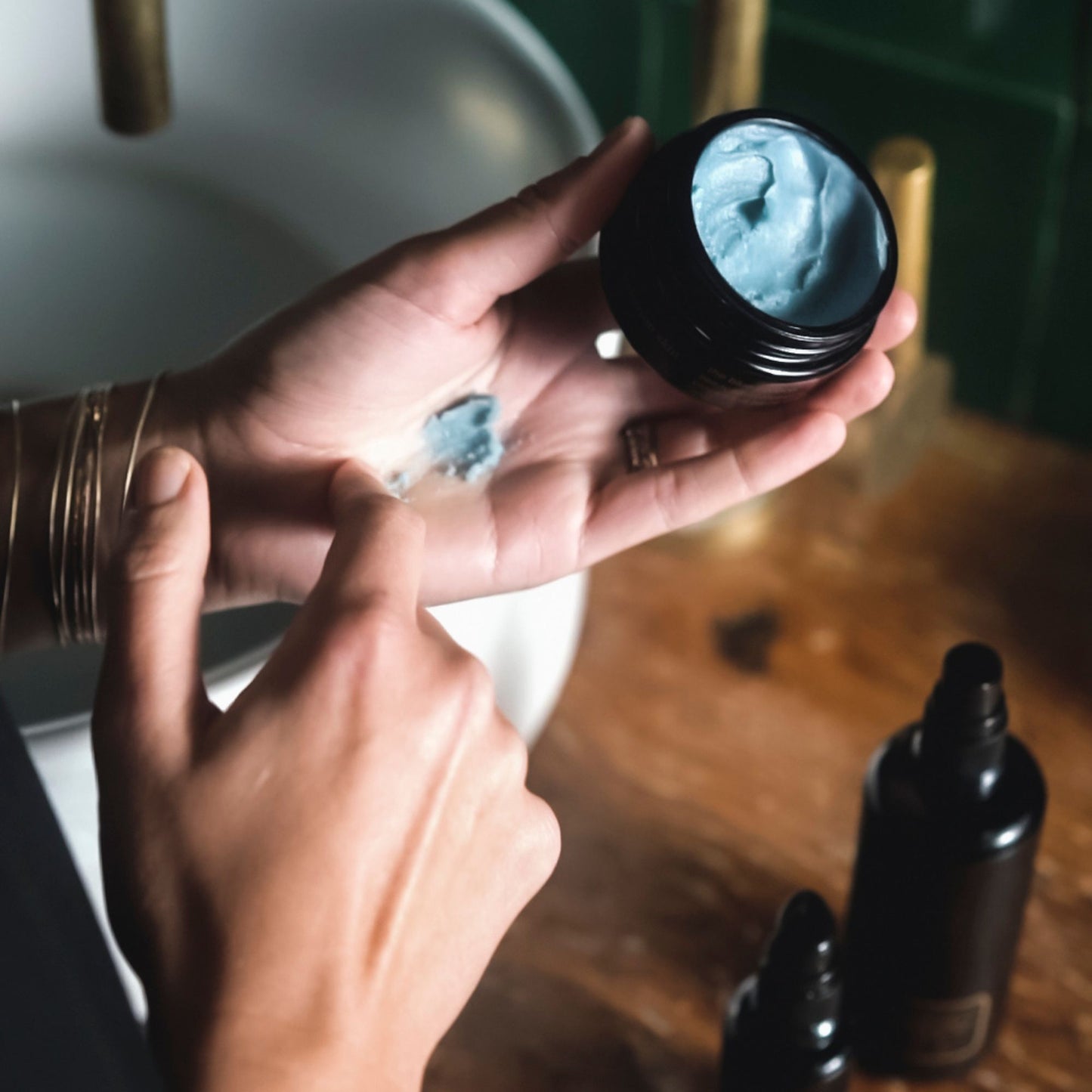 May Lindstrom Skin The Blue Cocoon - Application