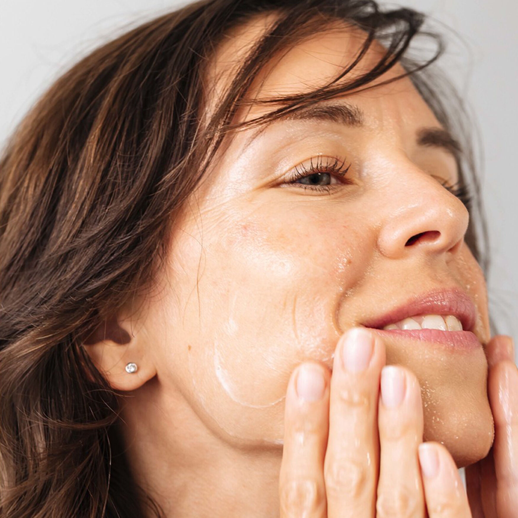 Fresh Soy Face Cleanser - Application