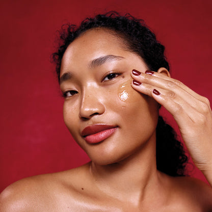 ELEMIS Pro-Collagen Black Cherry Cleansing Balm - Application