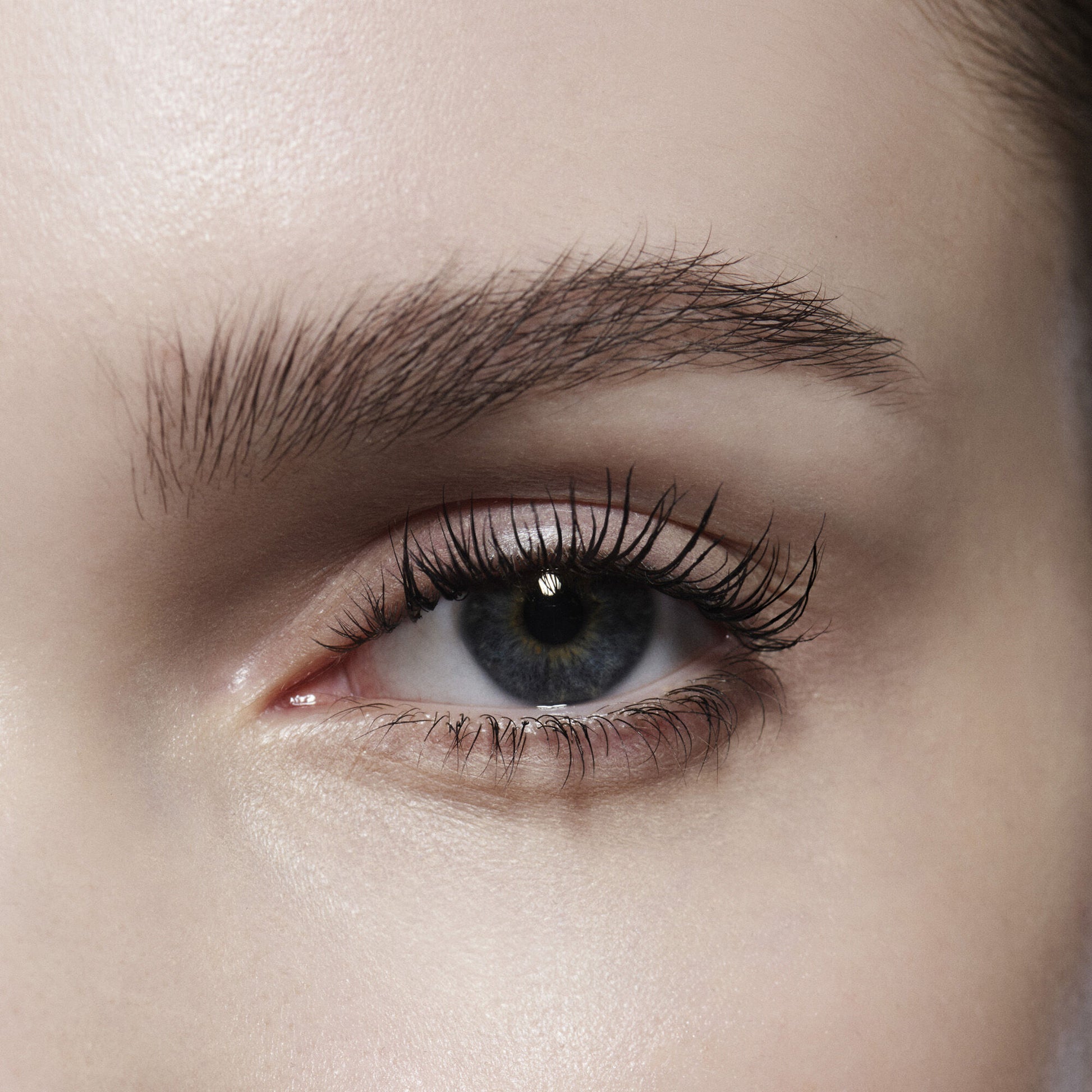 Victoria Beckham Beauty Vast Lash Mascara - Application