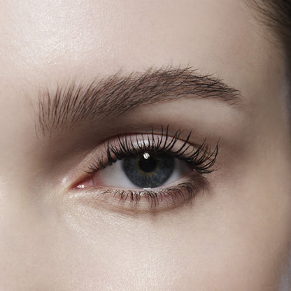 Victoria Beckham Beauty Vast Lash Mascara - Application