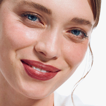 Clinique Quickliner™ For Lips - Application