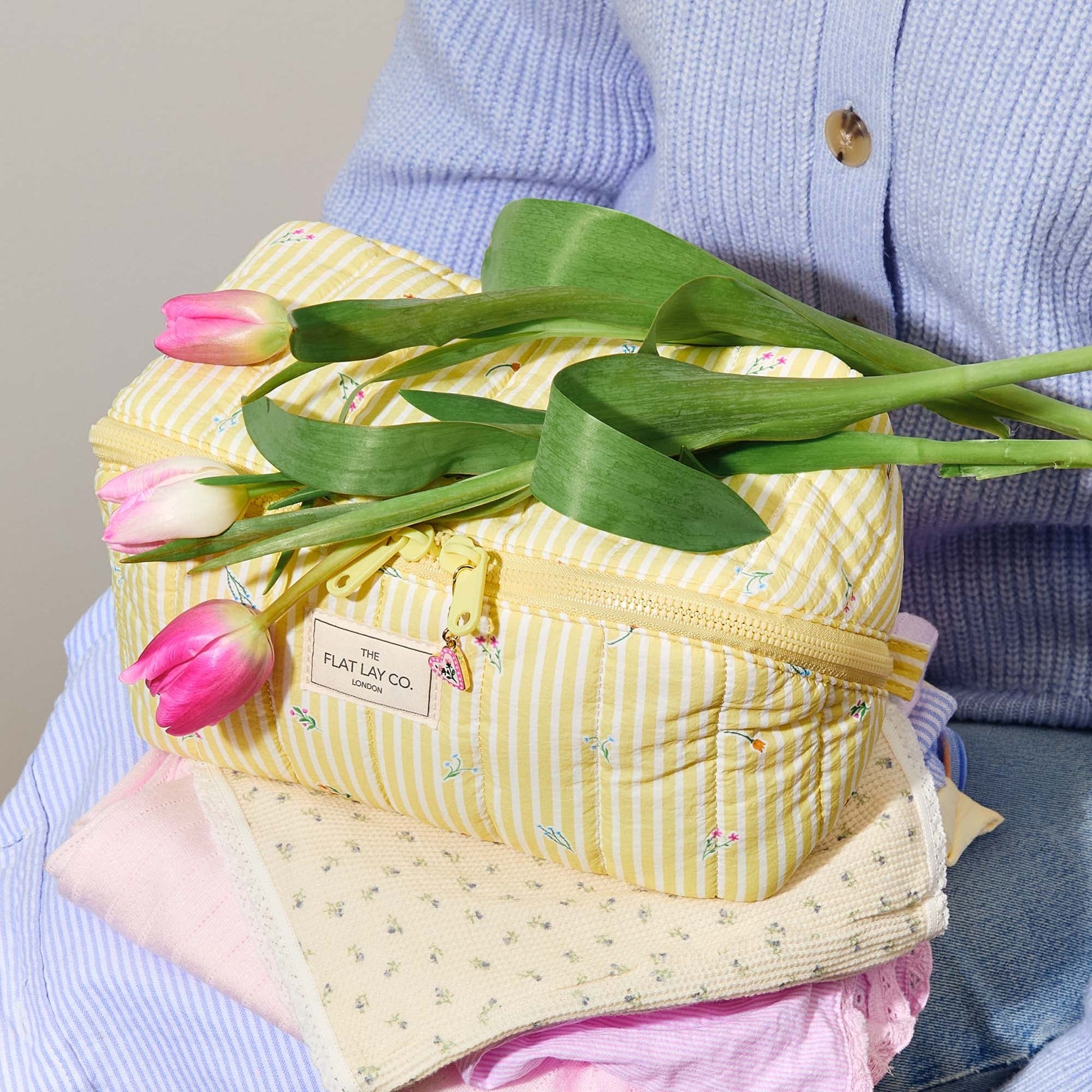 The Flat Lay Co. Marshmallow Flat Lay Makeup Box Bag - Flora - Image 7