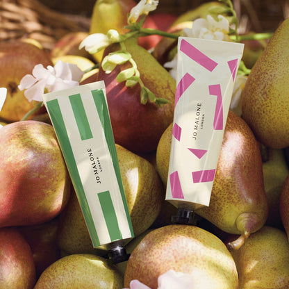 Jo Malone London Special Edition English Pear & Freesia Hand Cream - Application