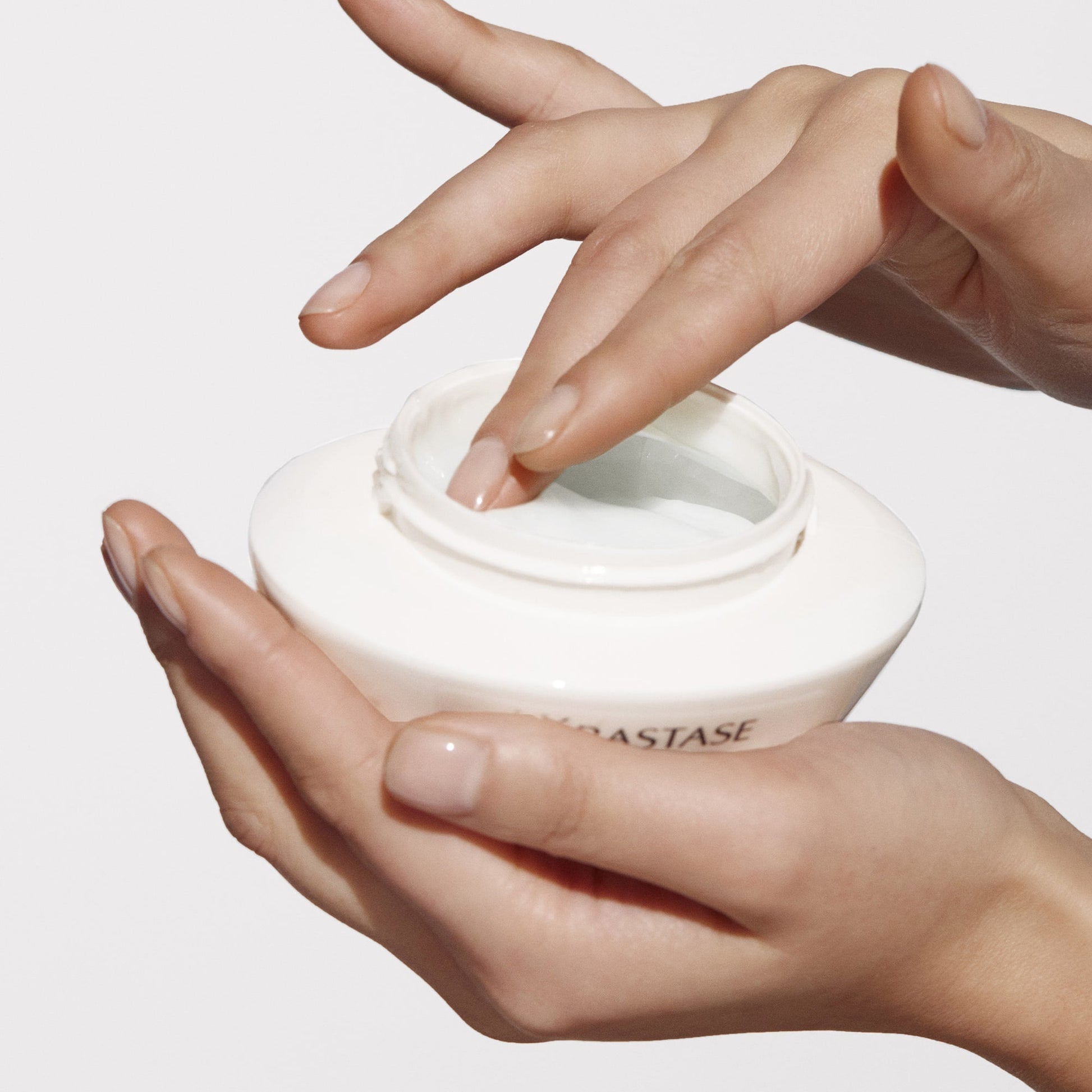 Kérastase Nutritive Masquintense Riche Deep Nutrition Rich Mask - Image 4