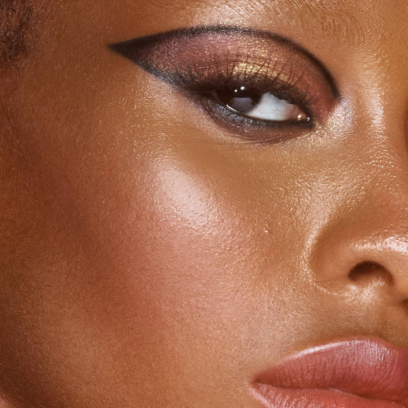 Huda Beauty Empowered Face Gloss Highlighting Dew - Image 4