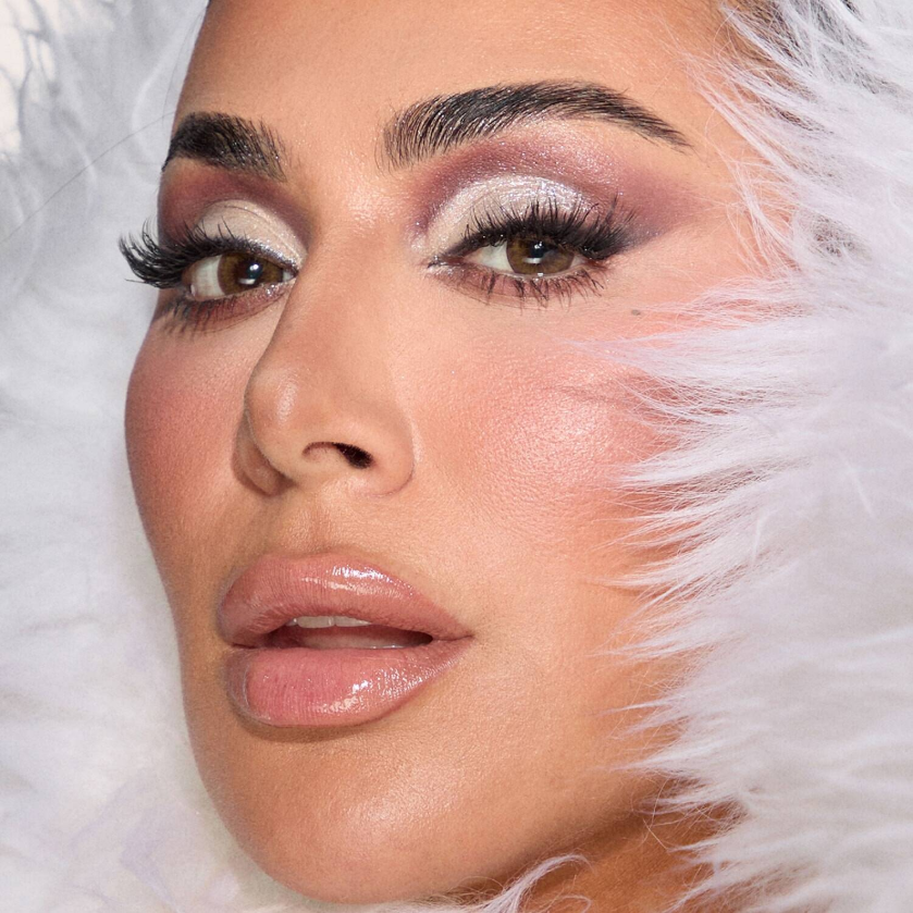 Huda Beauty Icy Nude Eyeshadow Palette - Product Details